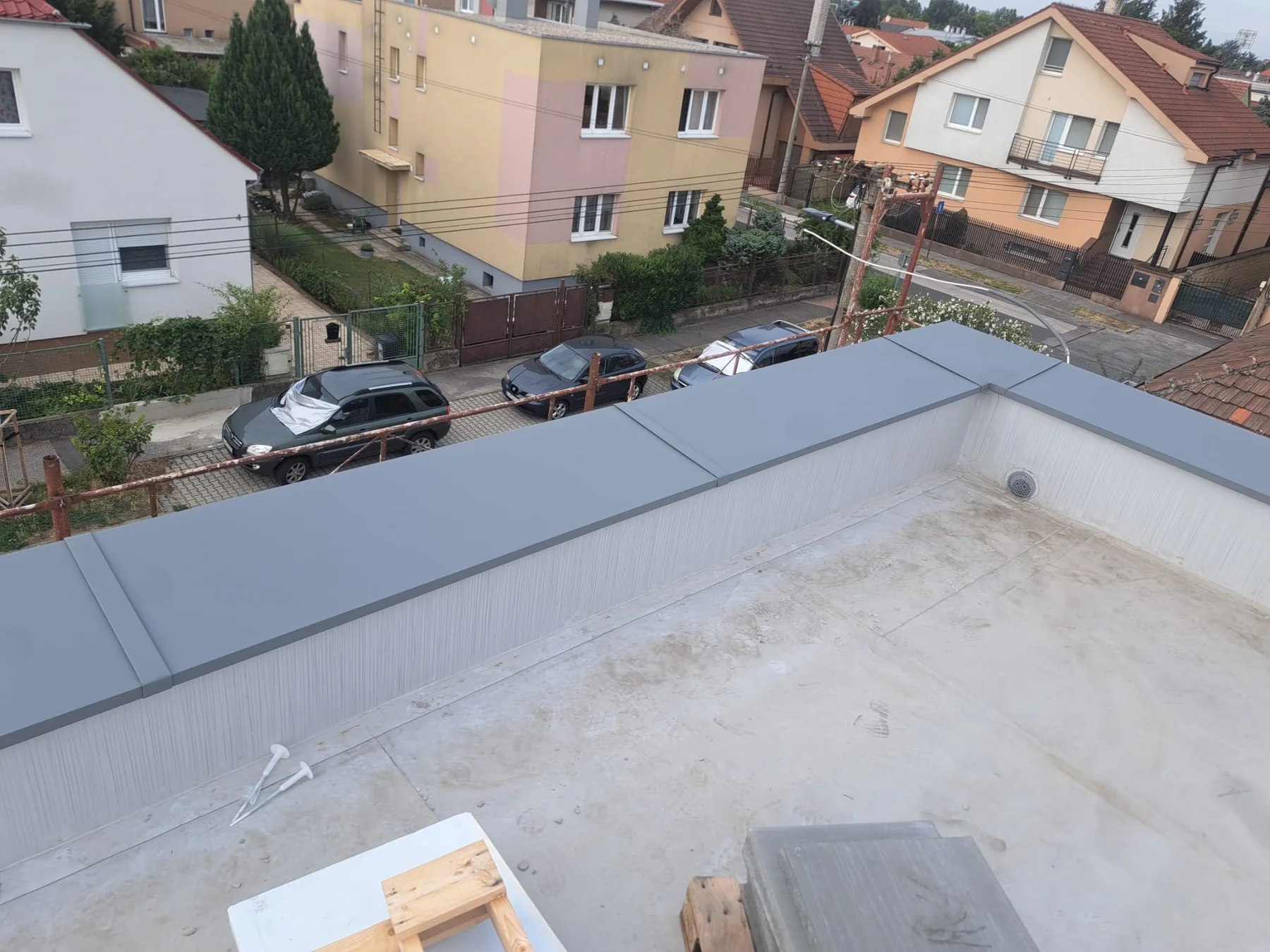 Sheet-metal details and parapet cappings 8