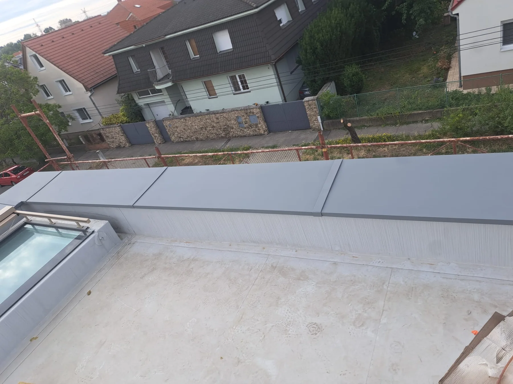 Sheet-metal details and parapet cappings 9